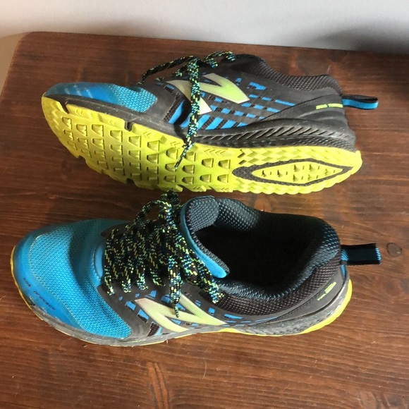 New Balance All Terrain Fuel Core Nitrel Sneakers in Black and Cobalt - Picture 3 of 9